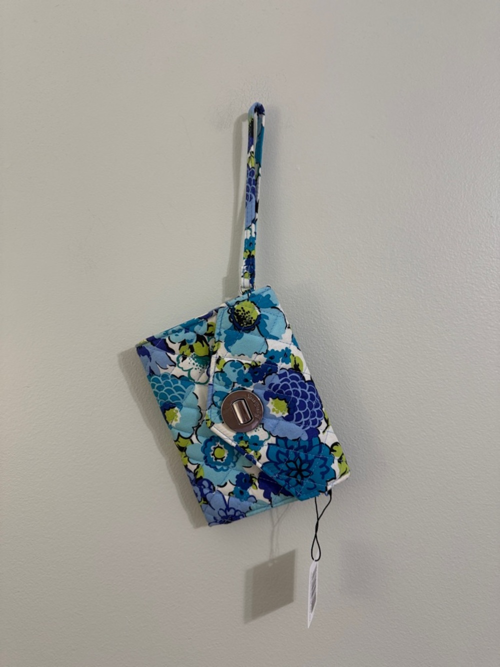 Floral Blue Quilted Wristlet Wallet - Blue